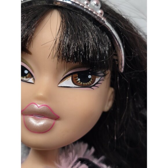 Bratz Princess Jade Doll Rare- Mark On Hand- See Description - Picture 12 of 16